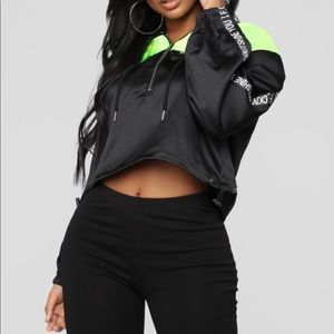 CROPPED WINDBREAKER